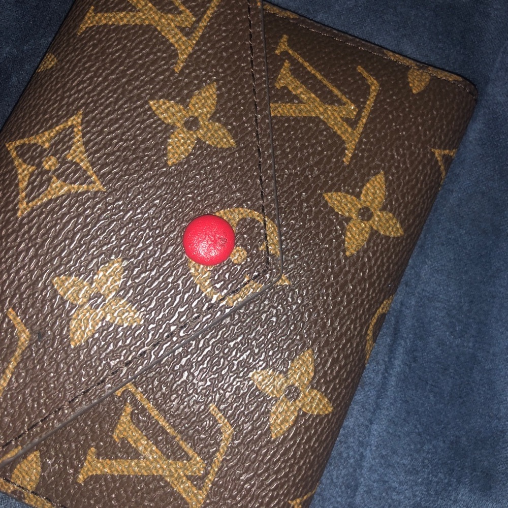 LOUIS VUITTON WALLET